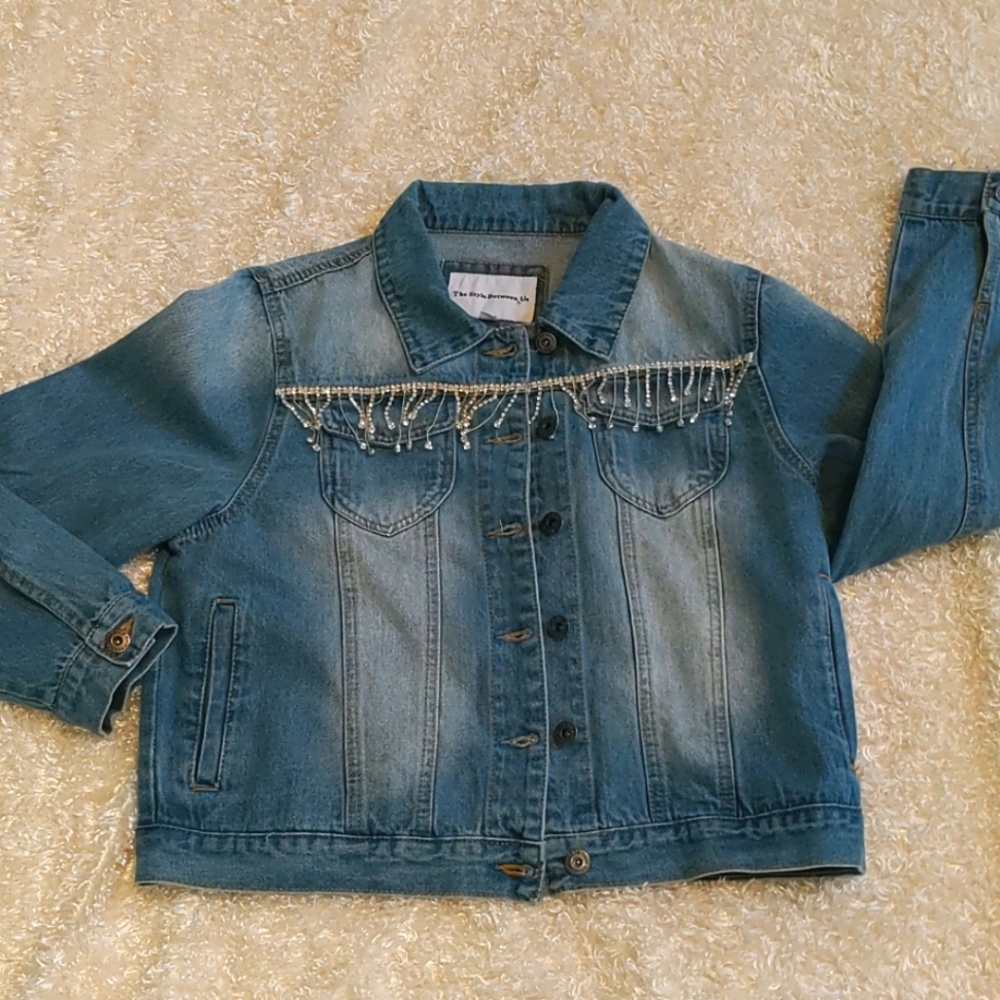NWT! FABULOUS blingy jean jacket Size LG